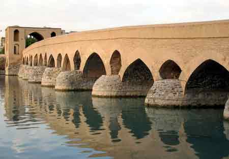 ده پل تاریخی در گوشه و کنار ایران, مکانهای تفریحی در ایران