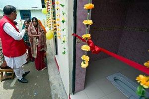 ازدواج دختران هندی به شرط وجود توالت در خانه داماد, عجیب
