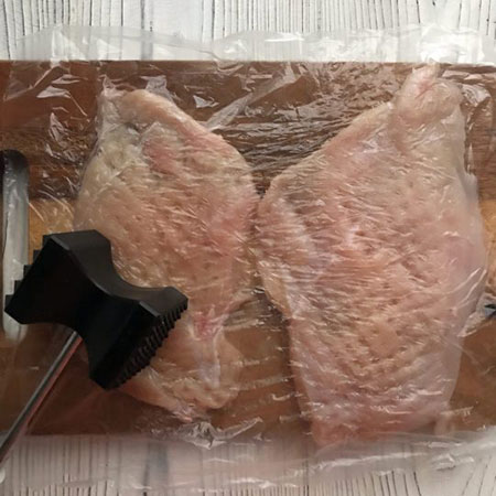 آموزش مرحله به مرحله تهیه خوراک مرغ با سس قارچ آموزش مرحله به مرحله تهیه خوراک مرغ با سس قارچ