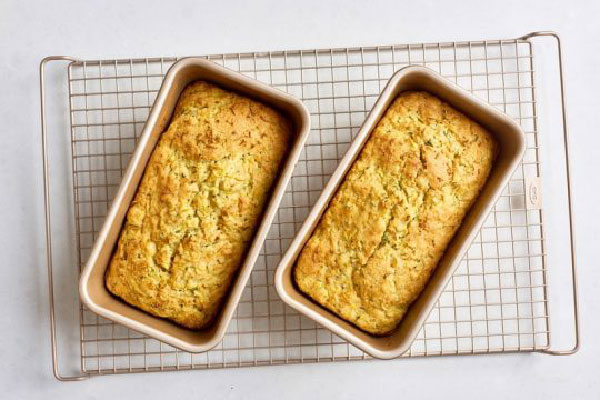 طرز تهیه نان کدو سبز؛ تجربه ای جدید! طرز تهیه نان کدو سبز؛ تجربه ای جدید!