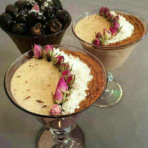 طرز تهیه فرنی خرما؛ دسری مقوی و خوشمزه طرز تهیه فرنی خرما؛ دسری مقوی و خوشمزه