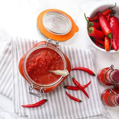 طرز تهیه بهترین سس سیراچا تخمیری بدون شکر افزوده طرز تهیه بهترین سس سیراچا تخمیری بدون شکر افزوده